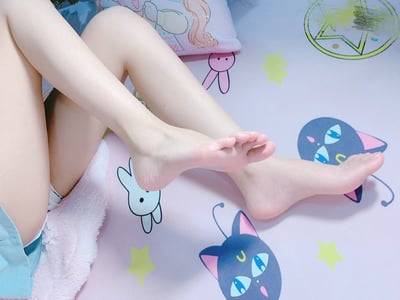 高冷女同学的性幻想竟能被我看到并影响