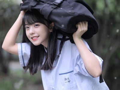 害羞可爱美女同桌的秘密