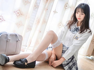 深夜列车•清纯少女与她的寡妇母亲