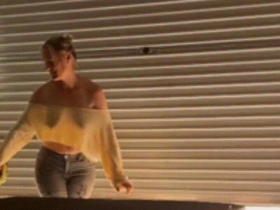 不穿内衣的外国巨乳邻居