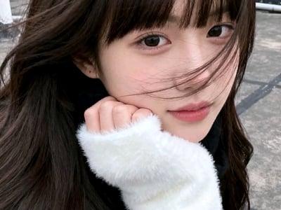 曾雨轩【知性姐姐竟是我的女王】