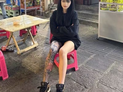 高冷精神小妹的反差