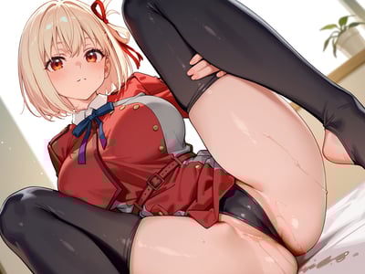 跟好兄弟喝酒，她女友竟然在桌下踩我鸡巴