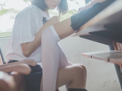 白桃的淫荡秘穴：学霸校花的堕落肉体调教日记