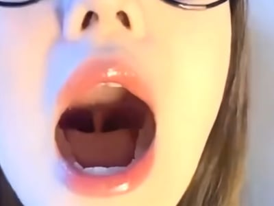 【口腔检查和使用】牙科私立诊所，这完美的小嘴玩起来怕是比小穴还爽哦。